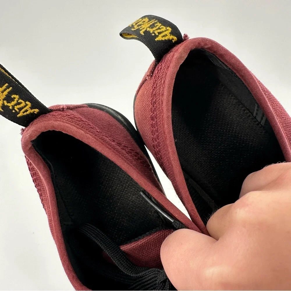 Dr Martens womens Soho flats size 38 7 Burgundy canvas lace up sneakers